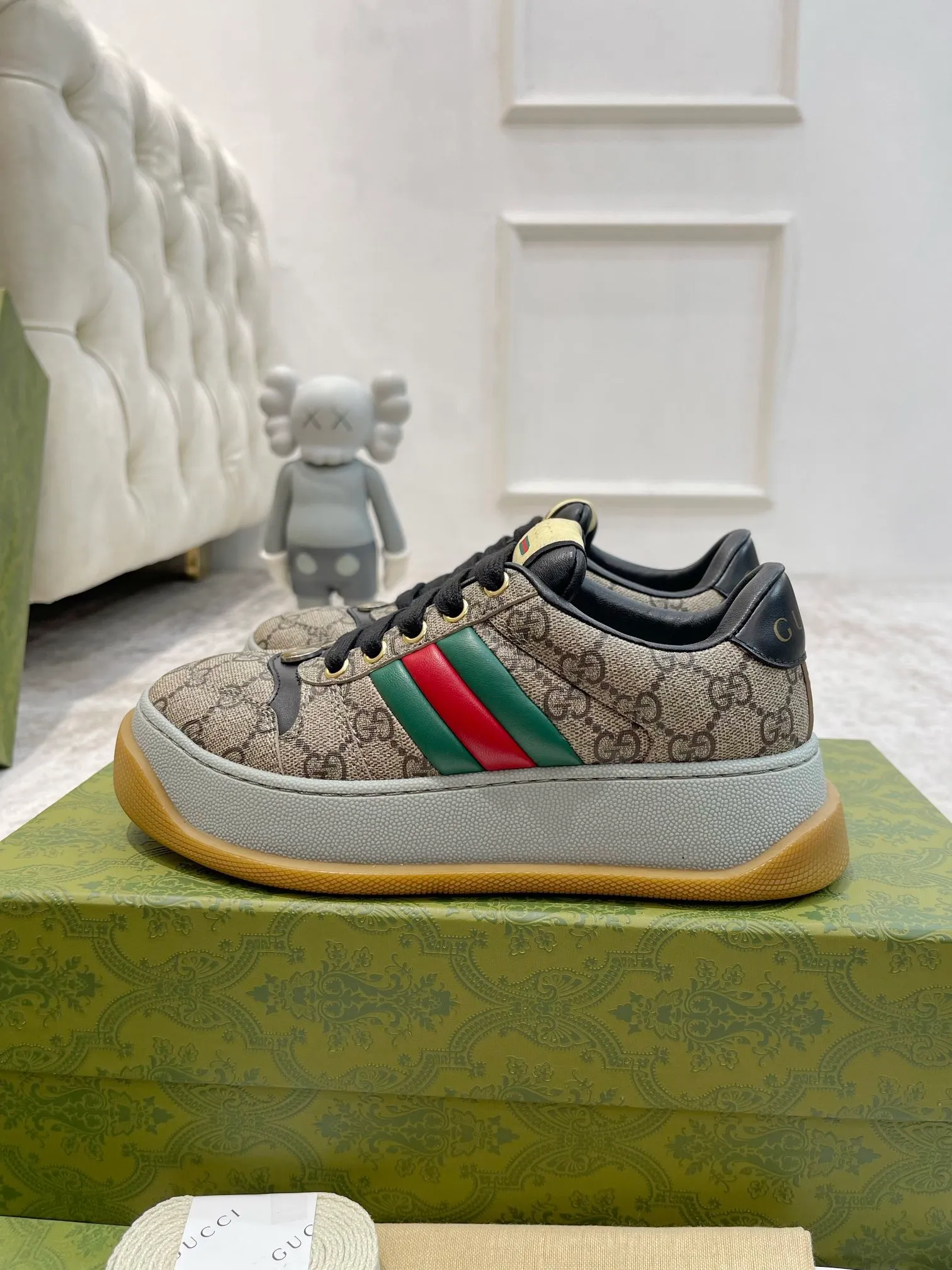 👟👟Ex-factory price 660👟👟Gucci's latest chubby thick-soled dirty shoes~~couple casual shoes, 6cm height-increasing shoes~~ The upper is stained cowhide stitched with classic double G cloth fabric, the terry cloth is delicate and sweat-absorbent and breathable, the foot pad is integrated with latex injection molding, 6cm thick T👟👟Ex-factory price U two-color sole✅ 35-40